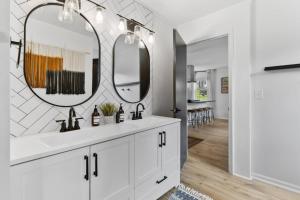 Cozy House in Trendy East Nashville with a Patio and Grill