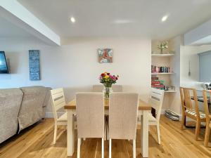 Goodwinds 4 bedroom beachside house