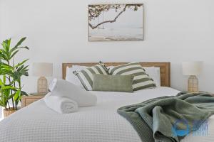 Dolphin Retreat in Halls Head