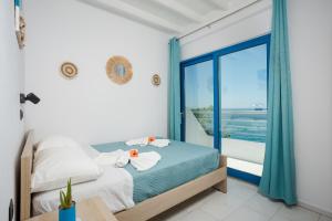 Finikas Resort Sfakia - Seaside Rooms