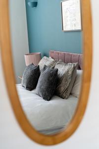 Shoreditch 6BDR Penthouse Loft, Private Courtyard, Great for families and large groups, Unique warehouse conversion, Trendy and fun location