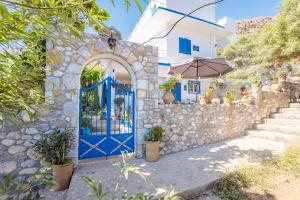 Finikas Resort Sfakia - Seaside Rooms