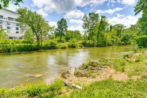 1 Mi to The Island in Pigeon Forge Condo with Pool