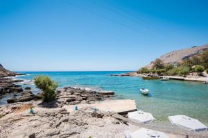 Finikas Resort Sfakia - Seaside Rooms