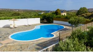 Rousolakos Pool Apartments