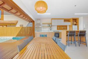 IT83 Lindo Bangalô 4 Suítes - Pé Na Areia - Marluá