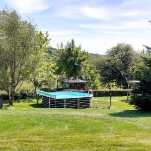 Maisons de vacances Chalet Meleze - Les Chalets de Barruerot - Spa jacuzzi privatif - Piscine en ete : photos des chambres