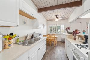 Beautiful 1 Bed Beach Condo #224