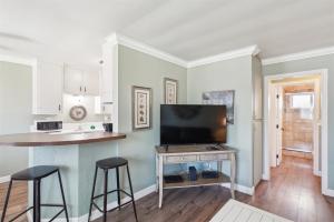 1 Bed Beach Condo #131
