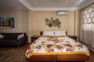 Seahouse Beachfront B&B with Pool