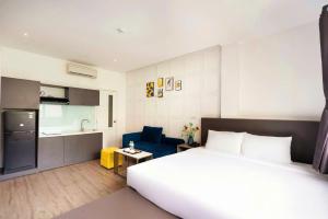 Nicecy Hotel - 218 Le Thanh Ton Street