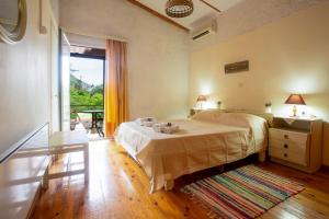 Kamera House - 10 min to Seitan Limania Beach