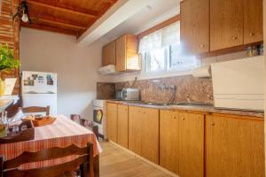 Kamera House - 10 min to Seitan Limania Beach