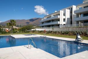 2-Bedroom Apartment in Azahar de Estepona