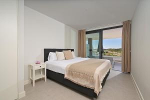 2-Bedroom Apartment in Azahar de Estepona