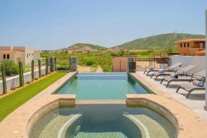 Elegant 6BR Oasis with Ocean Views Pool & Golf