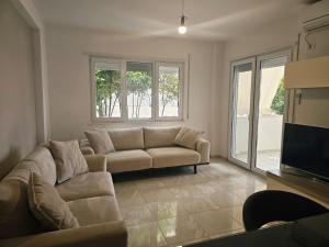 Beachfront Sion Sarande Apartment