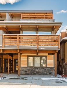 Aurora Lights - Luxe Townhouse Private Hot Tub