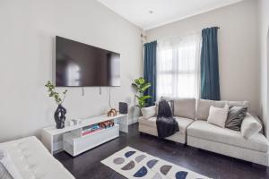 Biggest Duplex 6BD in Bushwick for 16 Guests