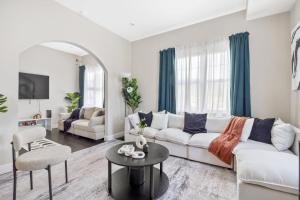 Biggest Duplex 6BD in Bushwick for 16 Guests