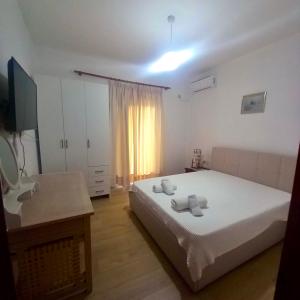 Sarsed Home, Sarande