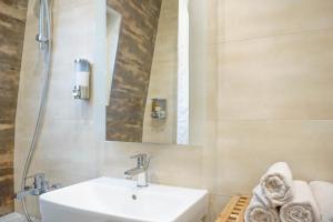 Eiffel Tower & Invalides - Cosy Quiet Appartement