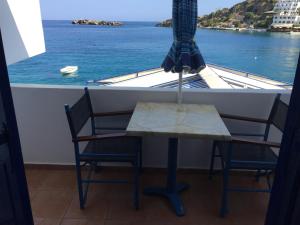 Faros Rooms