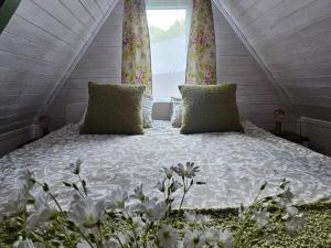 Útulná chatka pri Richňavských jazerách