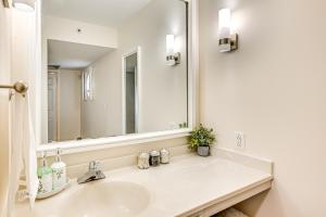 1 Mi to Mohegan Sun Studio with Pool Access