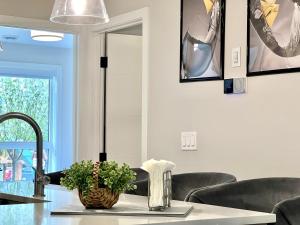 Brand New 2BR Condo with Outdoor Swimming Pool and Hot Tub