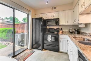 WFH-Friendly Condo Near Galleria in North Dallas!