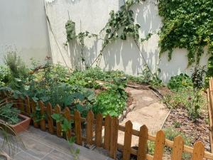 Amplia habitación, baño privado