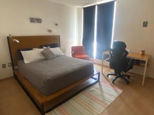 Amplia habitación, baño privado