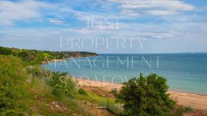 Sea-breeze retreat Zerini