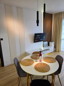 Cozy Apartment with Balcony on the Black Sea- part of the family Vicki Apart