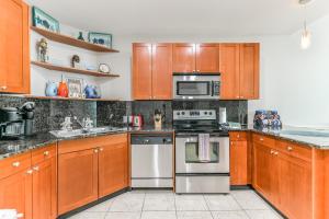 Good Day Sunshine - Emerald 712