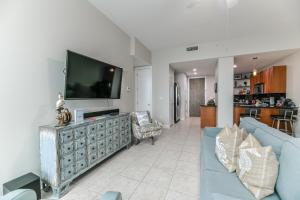 Good Day Sunshine - Emerald 712