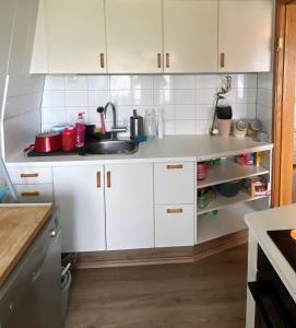 Charming 2 bedroom apartment with free parking