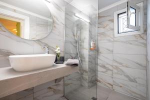 Monastiraki Euphoria Apartment by ΜΡS