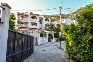 Apartmani Danica Sutomore