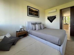 Sunrise 2BR Apt Steps from the Beach with Pool View