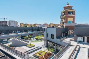 Luxury Loft at Cabo Marina BBQ Grill & Terrace