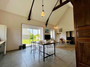 Maisons de vacances Au Ptit Gardin - 10 minutes from Utah Beach : photos des chambres