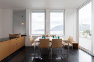 Luxury and tranquility facing the sea