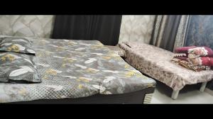 Vardaan Paying Guest House