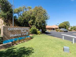 Budgie Smuggler - Cabin 96 Geographe Bay Holiday Park