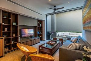 2 BR Condo at Cabo Marina Private Jacuzzi & Grill