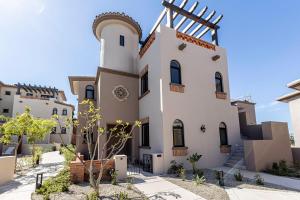 Secluded Retreat with 5-Star Amenities