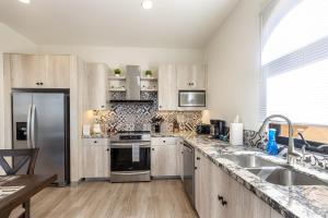 Beautiful Condo at Mavila Gym Pool & More