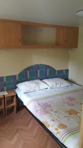 BUNGALO 2 SOBE I MALI D,BORAVAK S KUHINJOM I terasa